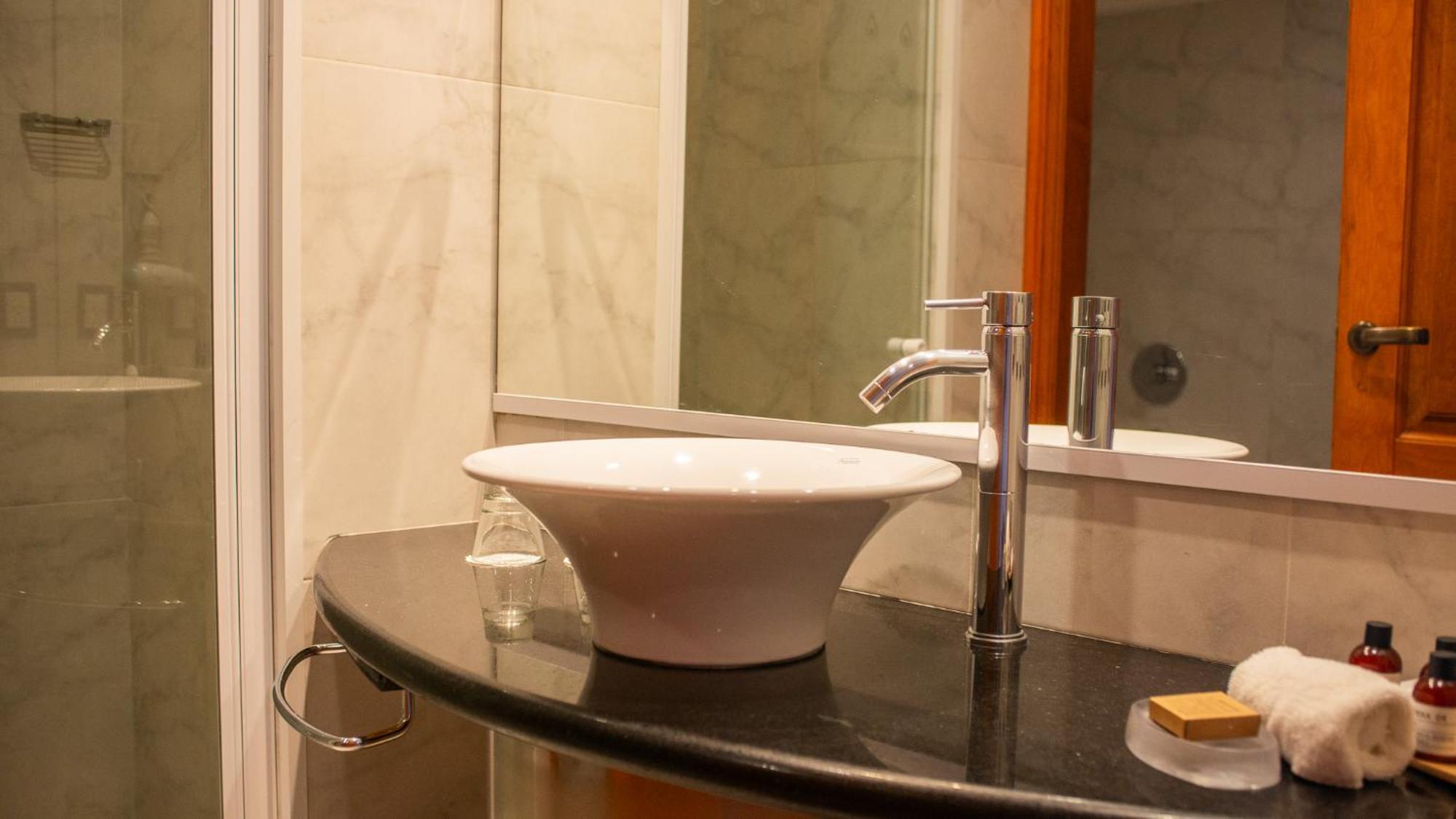 Alma Del Lago Suites & Spa Σαν Κάρλος ντε Μπαριλότσε Εξωτερικό φωτογραφία A washbasin