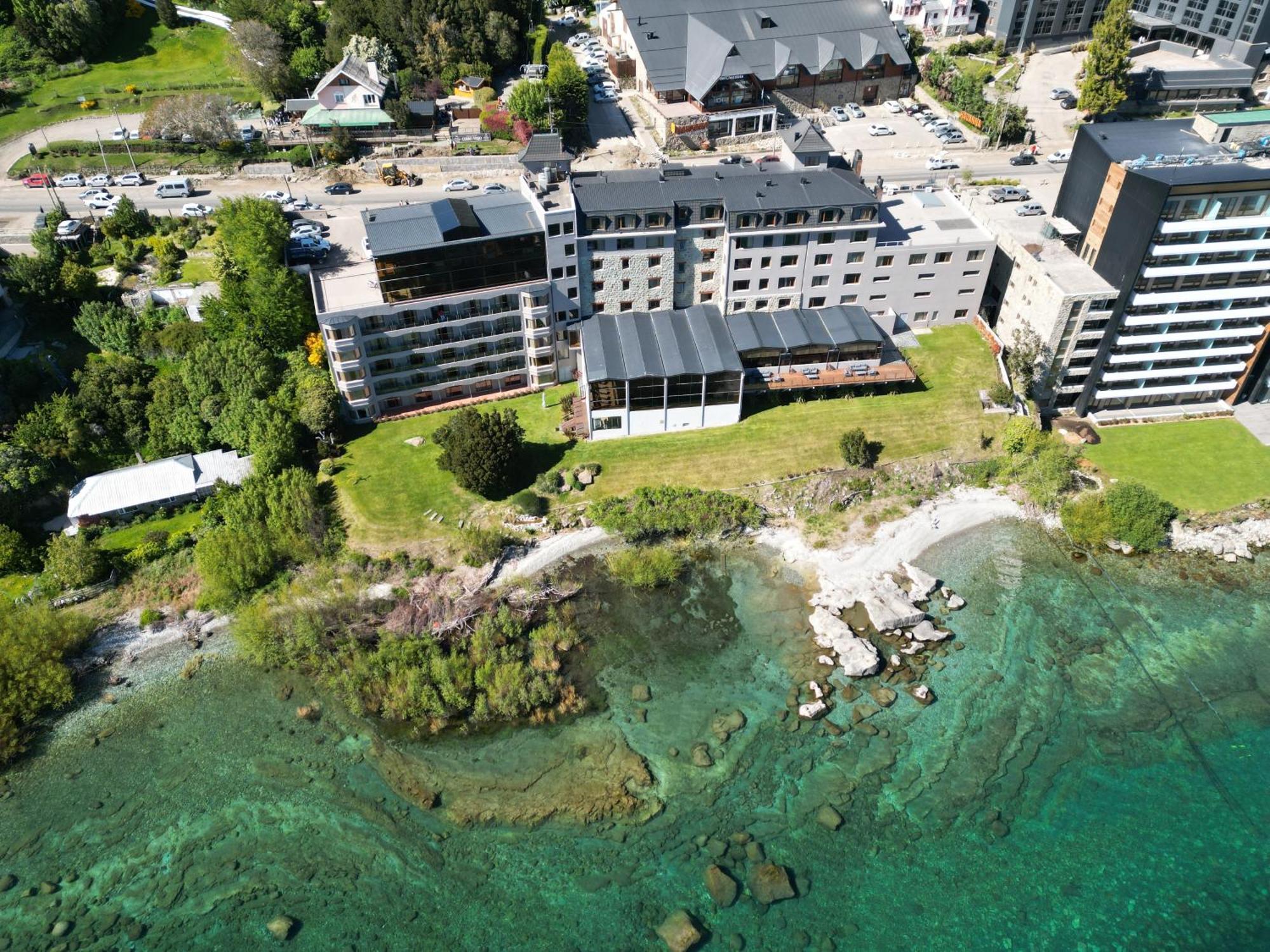 Alma Del Lago Suites & Spa Σαν Κάρλος ντε Μπαριλότσε Εξωτερικό φωτογραφία Aerial view of the hotel