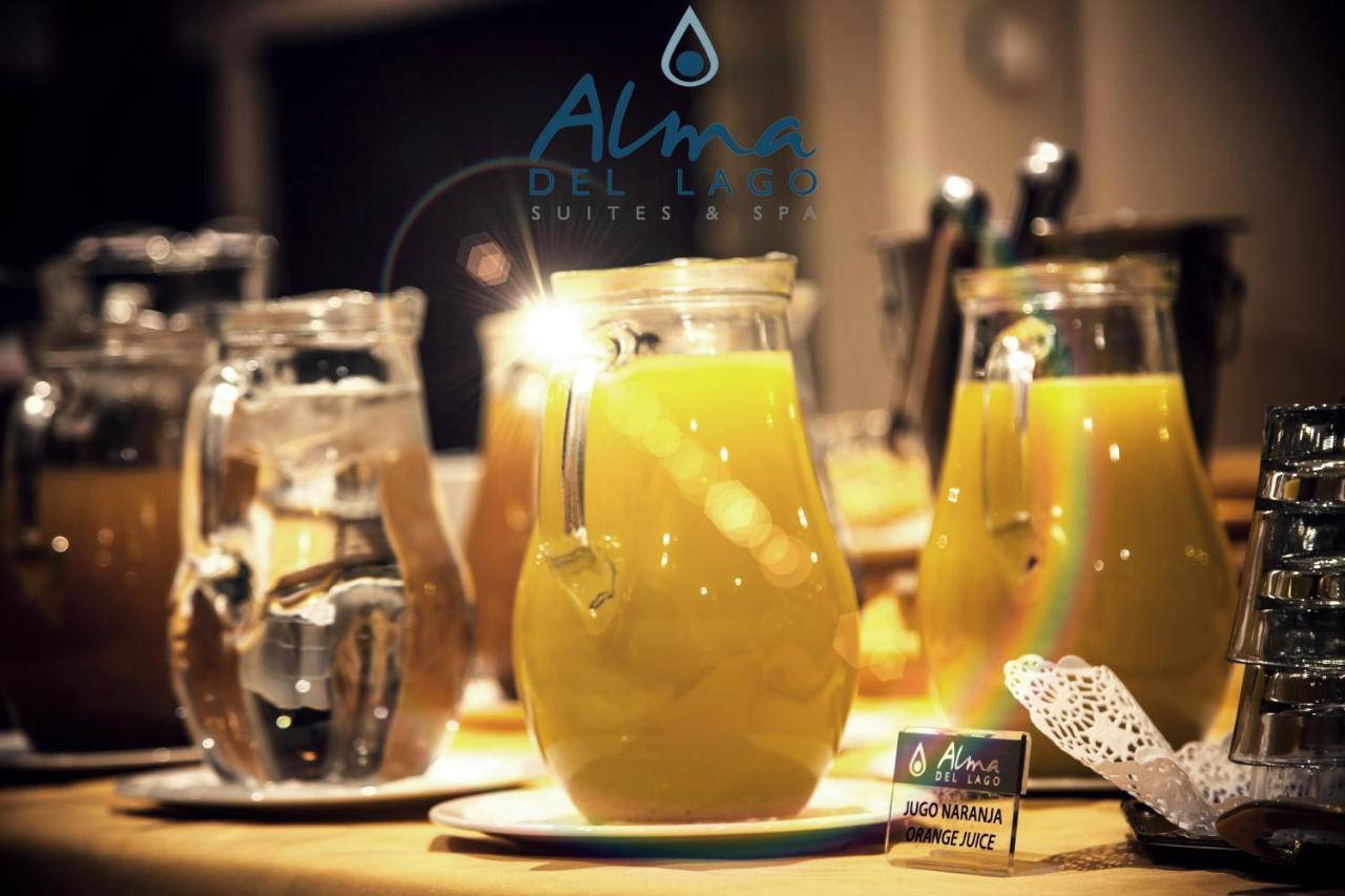 Alma Del Lago Suites & Spa Σαν Κάρλος ντε Μπαριλότσε Εξωτερικό φωτογραφία A pitcher of lemon juice